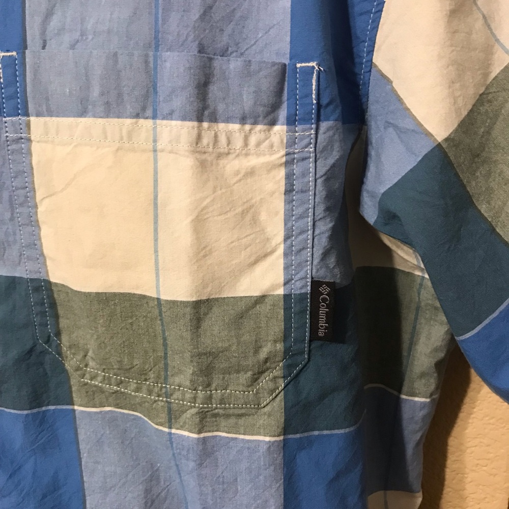 Columbia Button up - Picture 2 of 4
